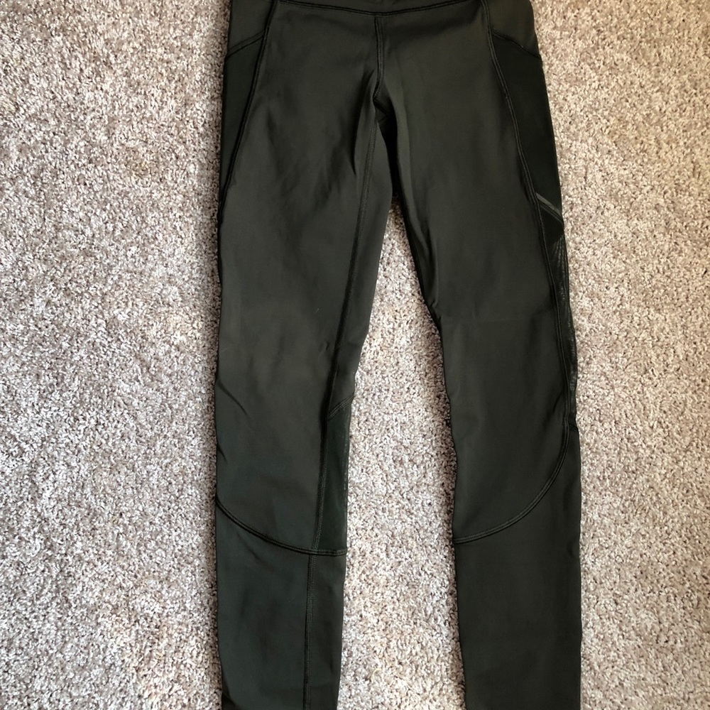 Lululemon mesh leggings with side pockets